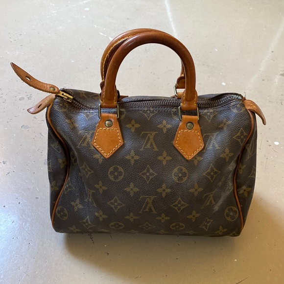 Vintage Louis Vuitton purse - Picture 1 of 8